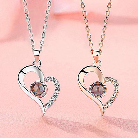 Heart-shaped Projection Necklace