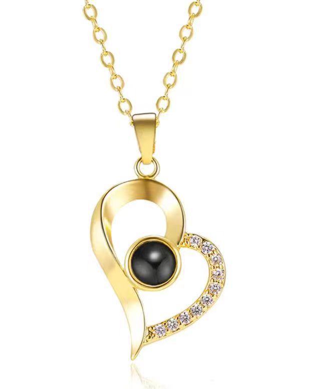 Heart-shaped Projection Necklace